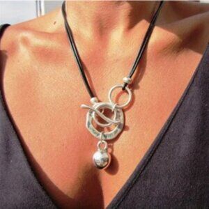 NWOT Boho Style Necklace Special OT Clasp Design Hollow Circle With Silvery Ball